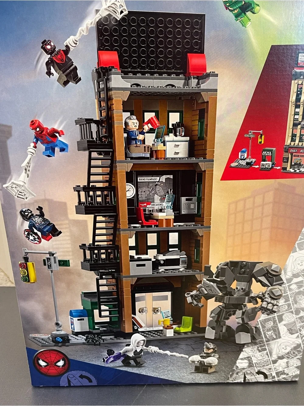 LEGO Marvel Spider-Man Daily Bugle Building Set - 76342 - Tan, Black, Red NIP